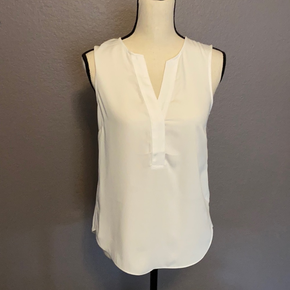 H&M White sleeveless blouse